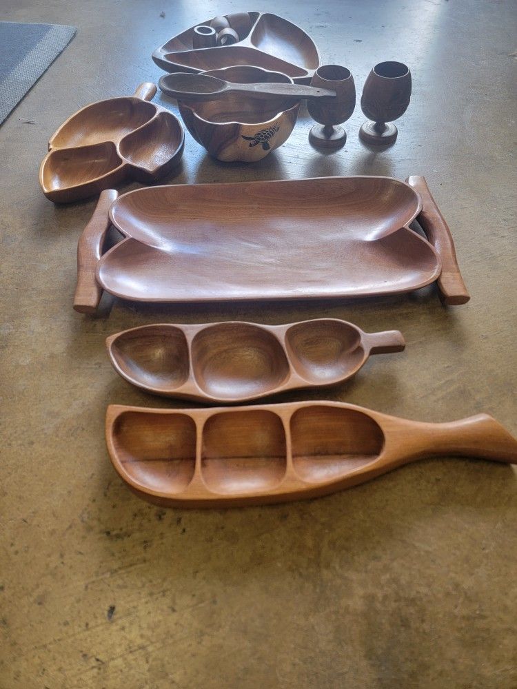 Lot Of Monkey Pod   and Wood Trays