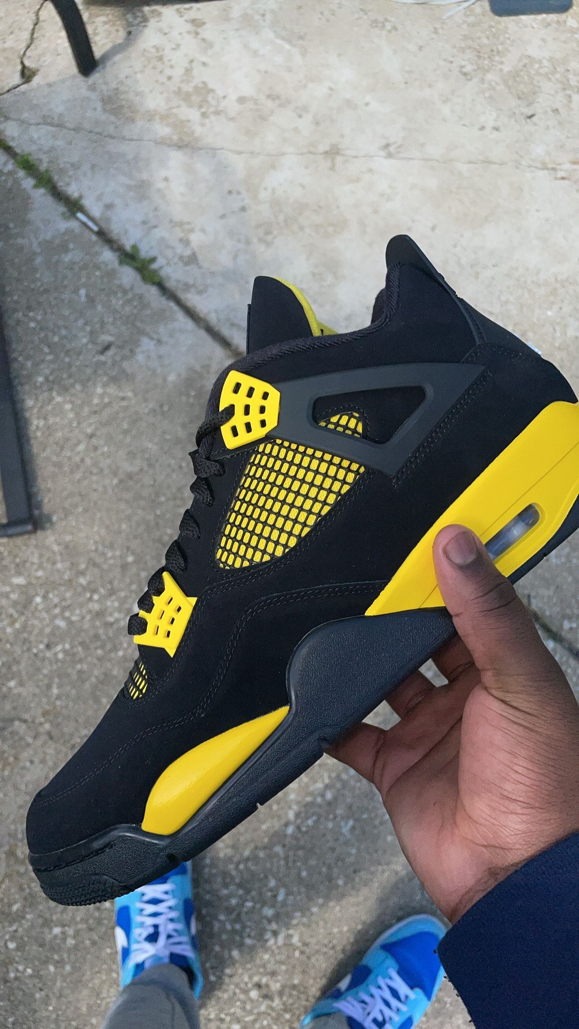 Jordan 4 Thunder
