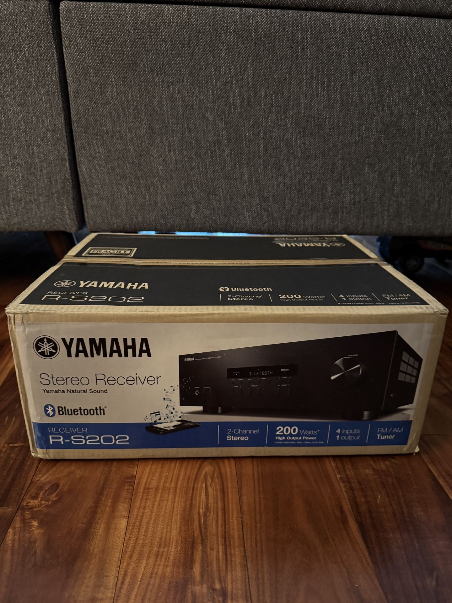 Yamaha Stereo receiver (NEW)