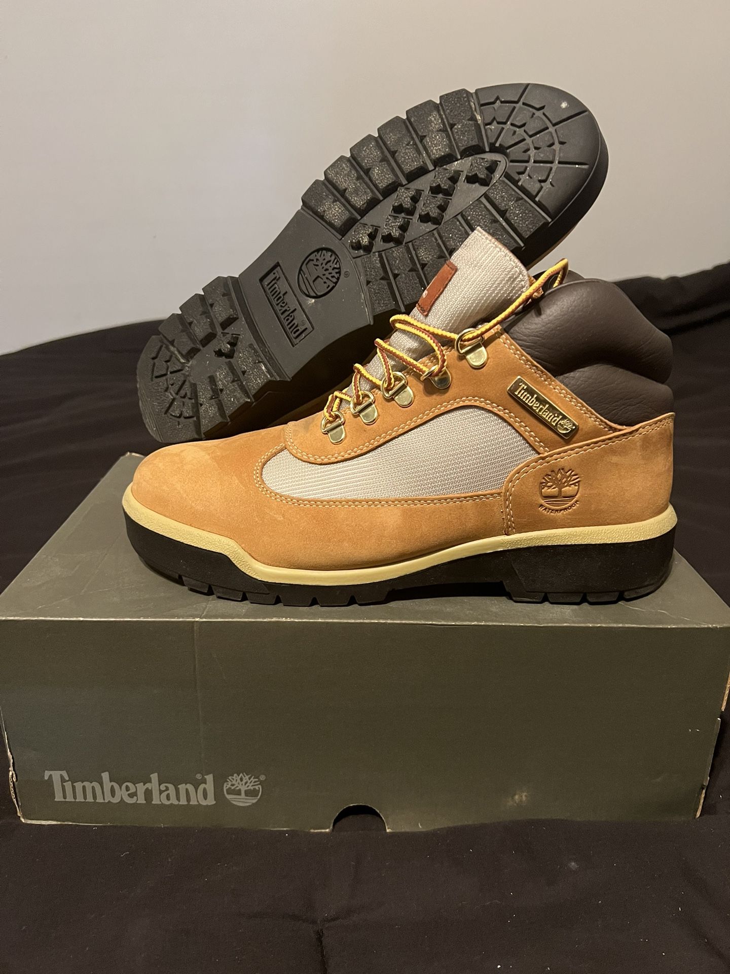 Timberland mid boot size 9