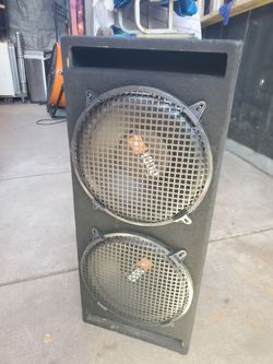 12 inch speaker asking price👉 $80 workings find. Come and get them before there gone