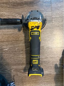 DeWalt 20V MAX XR Brushless 4.5”–5” Variable Speed Angle Grinder