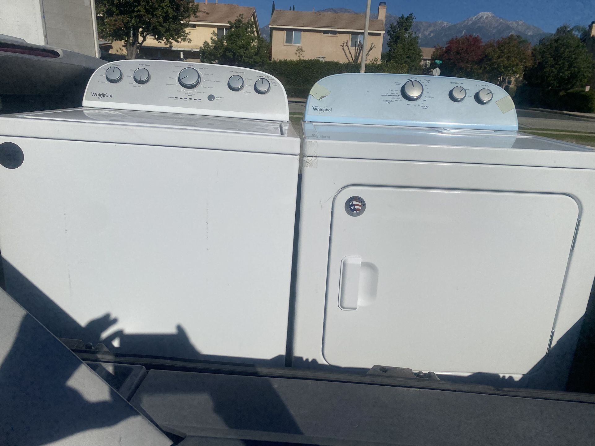 Whirlpool Washer And Gas Dryer Set