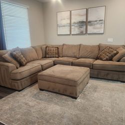 L-Shaped Fabric Sectional w Ottoman