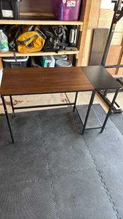 Wood gaming desk