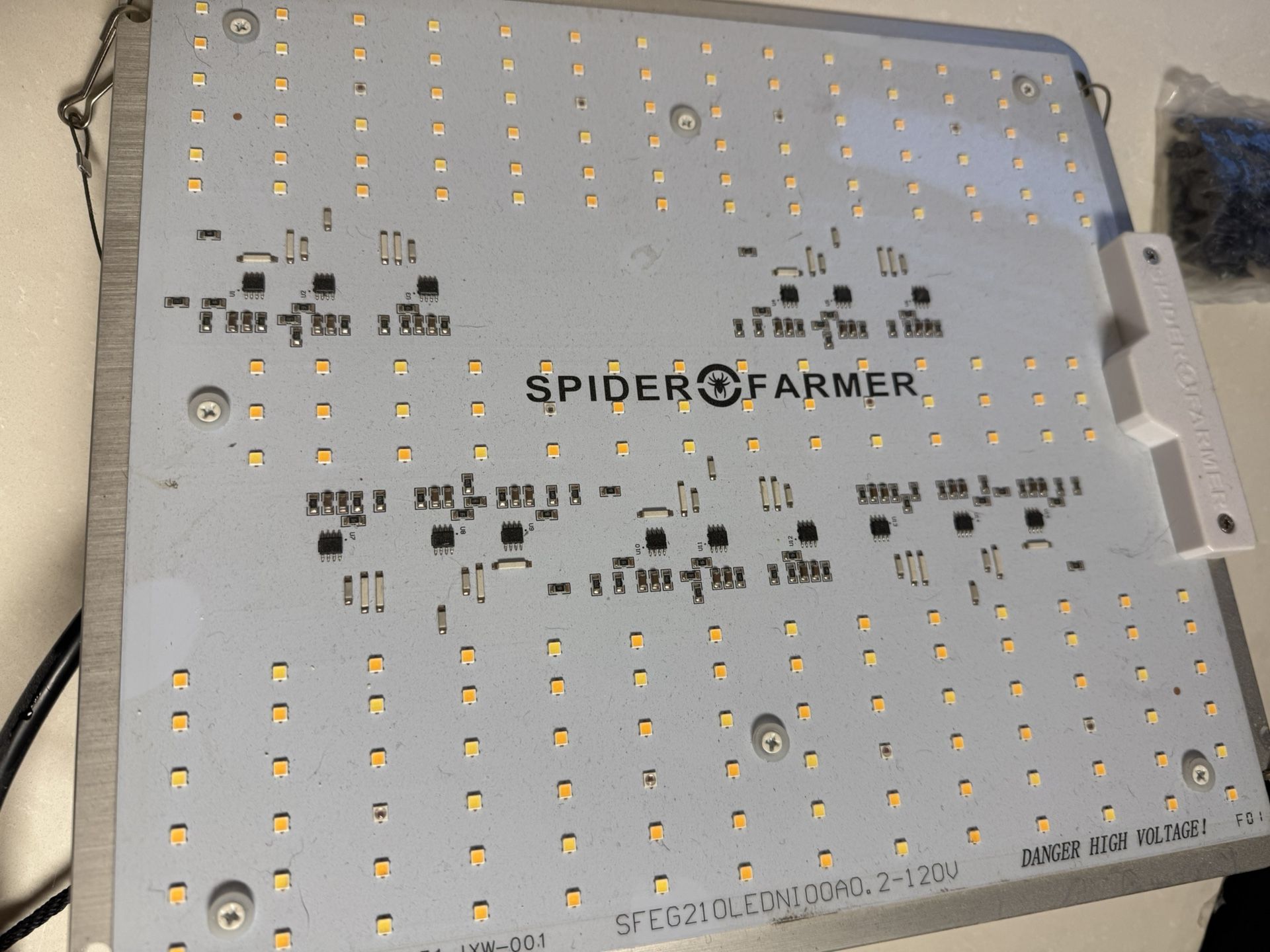 Spyder Farmer Grow Light 