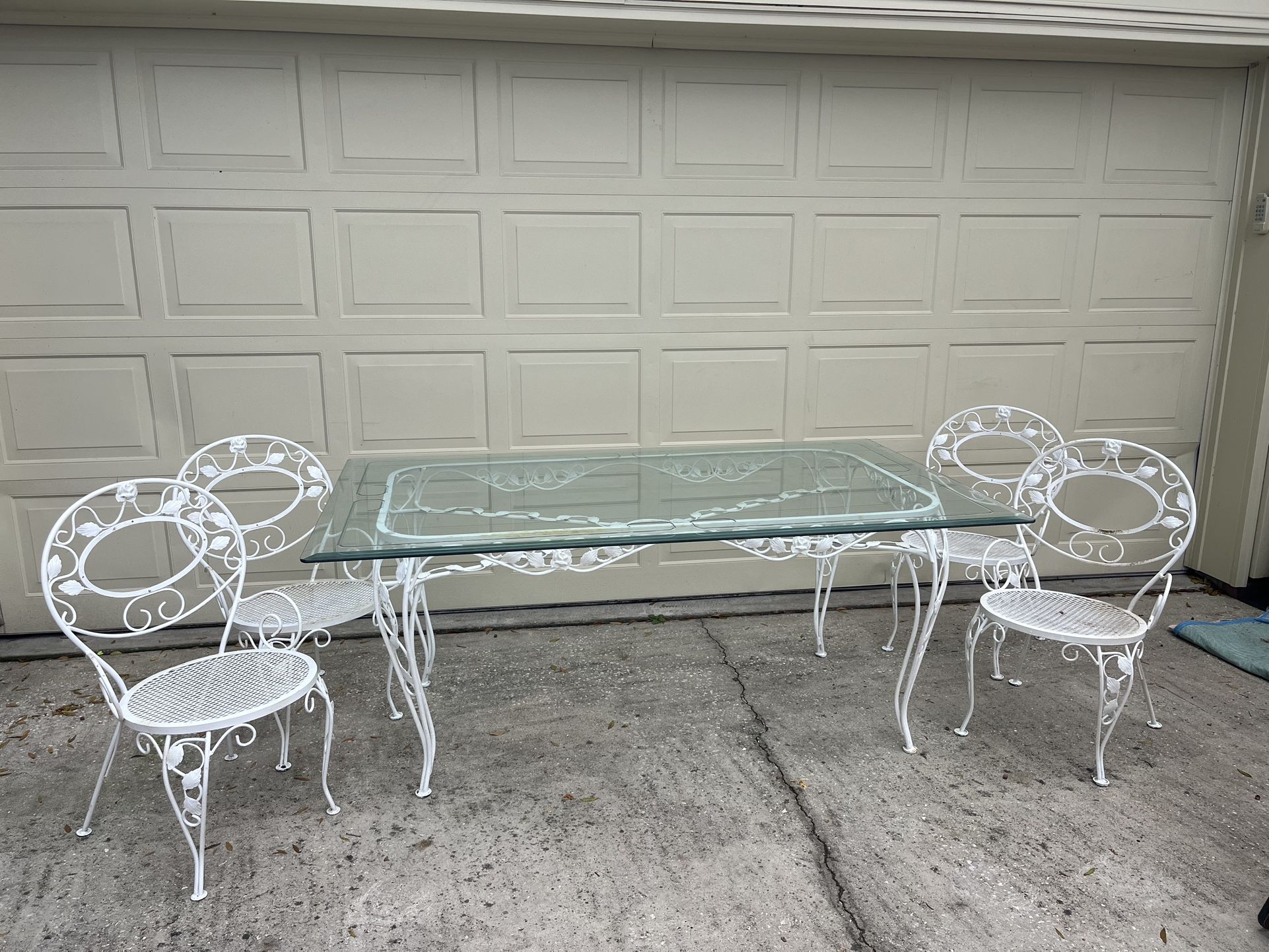 Vintage (Ca. 1950’s) Iron Patio Dining set
