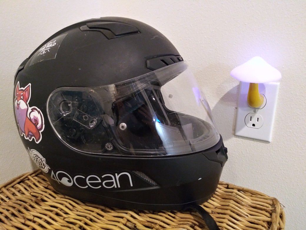 XS/SMALL Bestickered Motorcycle Helmet