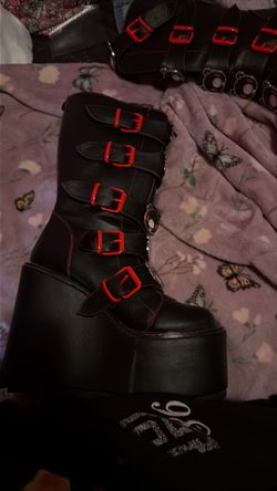 Demonia Gloomy Bear Platform Boots Size 8