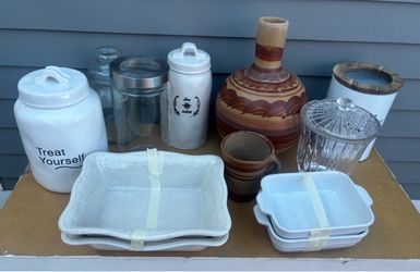 Lot of (12) Kitchen Ware Items - $15 for All