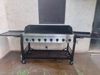 Bakers & Chefs 8-Burner Commercial-Style Propane Grill