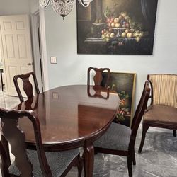 Cherry wood dining table set w/leaf & 4 chairs￼