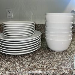 Dinner Plates, Appetizer Plates, And Bowls 