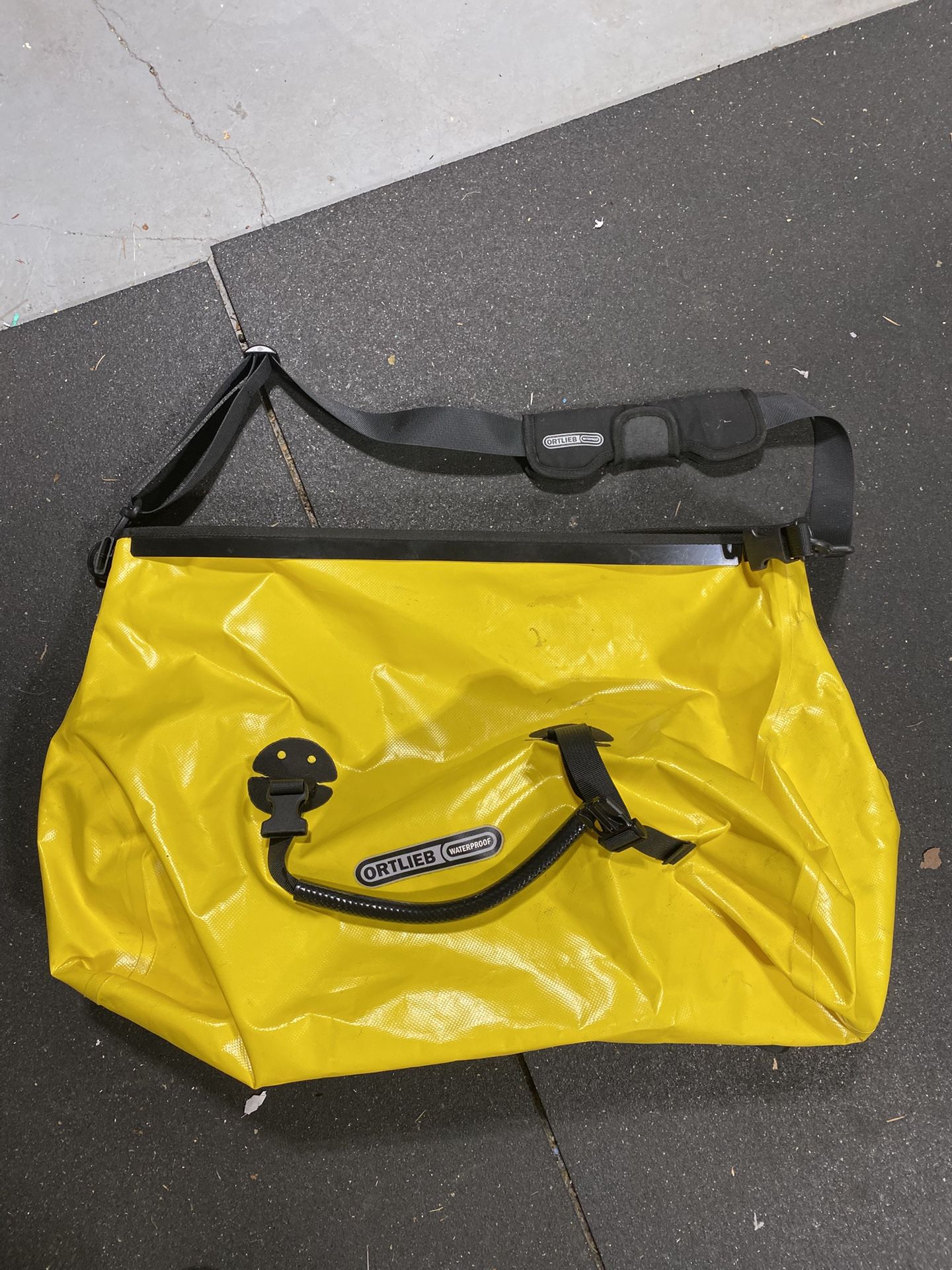 💦 Ortlieb Waterproof Duffel Bag – Heavy Duty, 60L Capacity 🟡