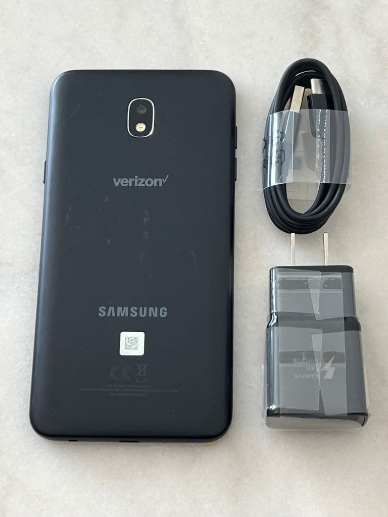 Samsung.. Galaxy.  J7 , Únlocked  for all Company Carrier ,  Excellent Condition
