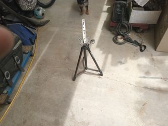 Tripod 18in To 48in