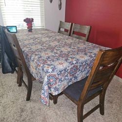 Very Sturdy Kitchen Table And  6 Chairs