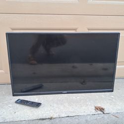 Vizio 32 inch brand new comes with controller and power cable