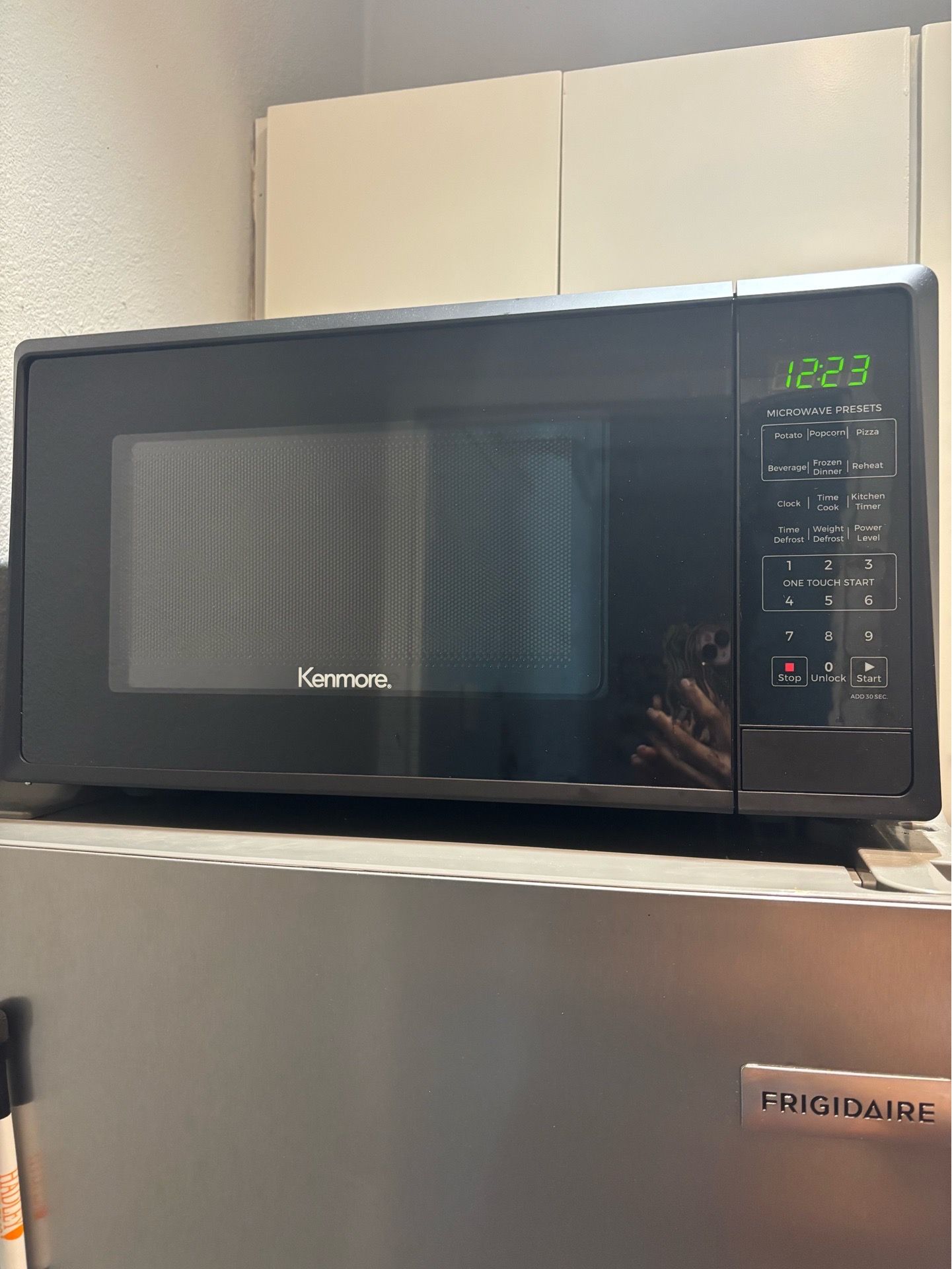 Kenmore 1000W Countertop Microwave – 1.1 Cu Ft