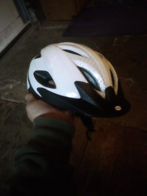 Schwinn Helmet Like New
