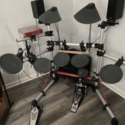 Yamaha DTXpress Electric Drum Set With Speakers And Subwoofer