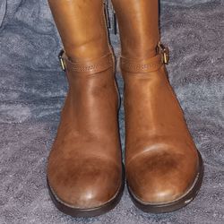 Blonde, 7½ Brown Boots 