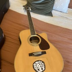 Yamaha Acoustic Guitar (FGX-04)