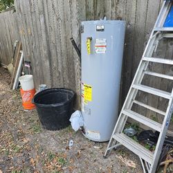 Usado En Buenas Condiciones  40 Galones 