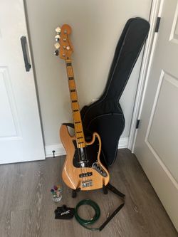 Squier by Fender Vintage Modified Jazz Bass 4-String Natural Maple w/ Gig Bag