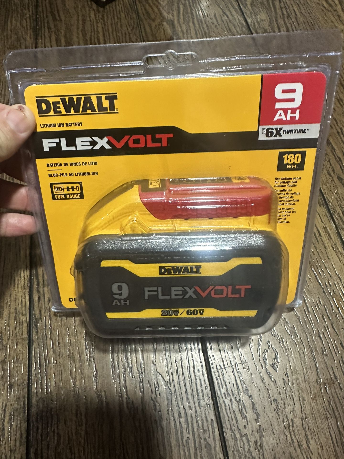 BRAND NEW DEWALT FLEXVOLT 20-Volt/60-Volt MAX LITHIUM-ION 9.0AH BATTERY PACK $150 RETAILS FOR $247!!!!