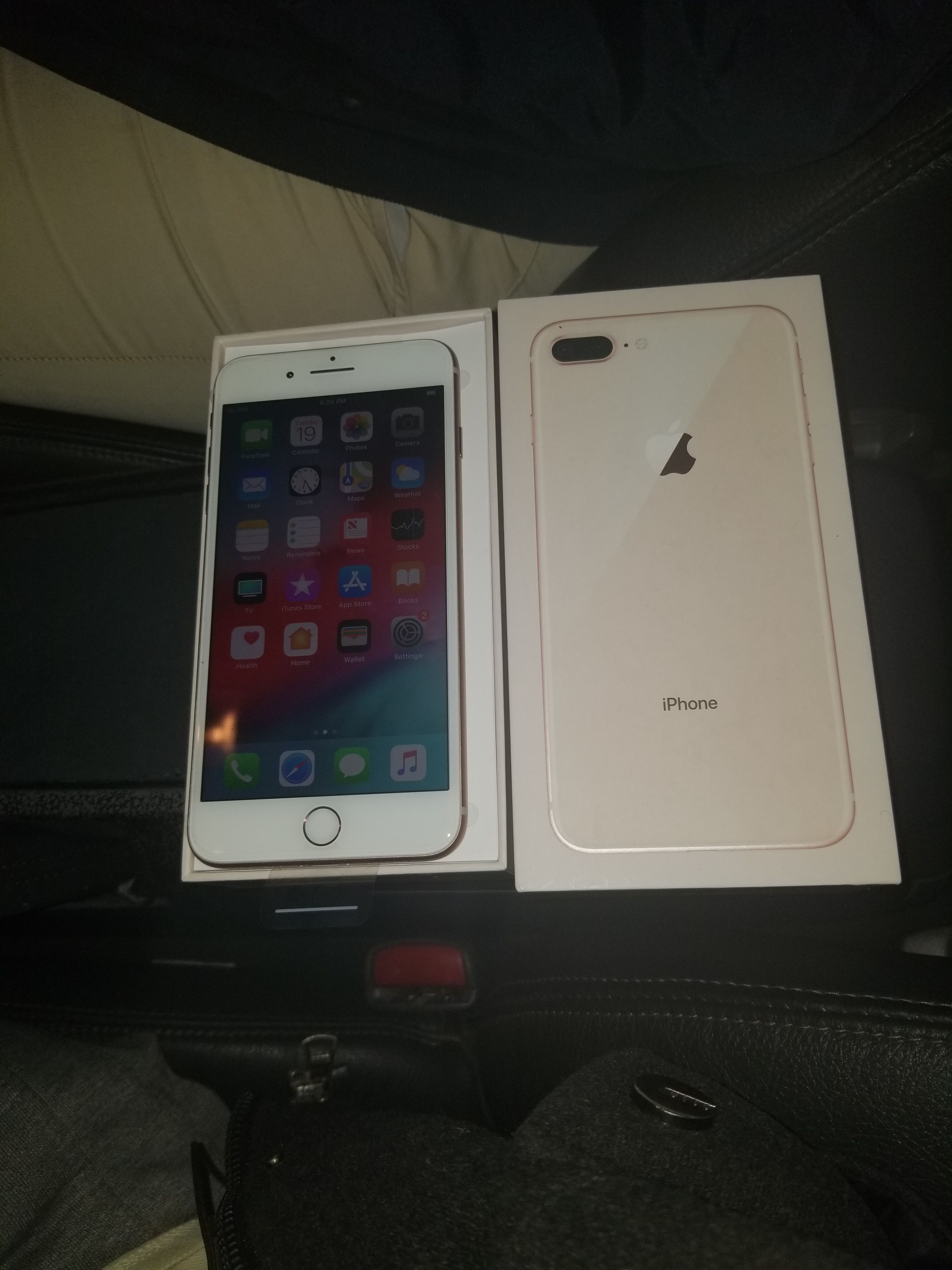 iPhone 8 plus rose gold ATT unlocked with 256 gig for sale or trade or I can trade for xs max plus cash pr note 9