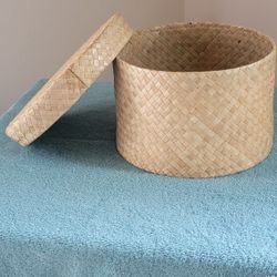 🌺 Round Hat Box 10 X 6