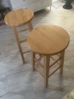 Wood bar stool