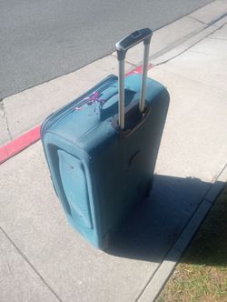 AIRPORT TRAVEL LARGE FULL SIZE ROLLER HANDLE ZIPPER ! only 10!!BETTA Hurry!