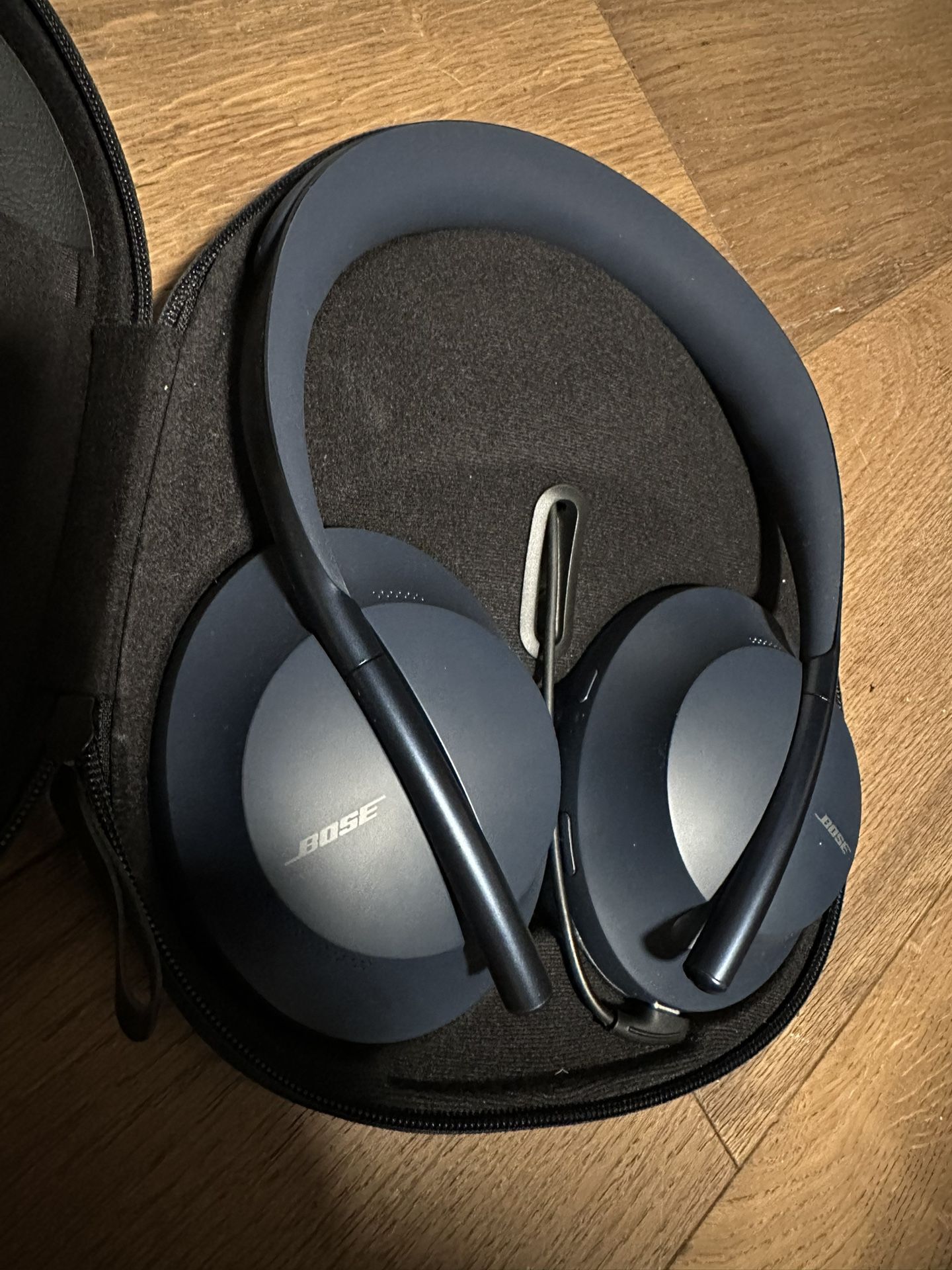 Bose Headphones 700