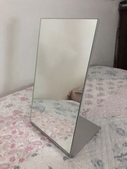 Vanity mirror