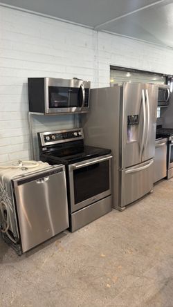 Very clean appliances ready to install standard sizes stainless steel