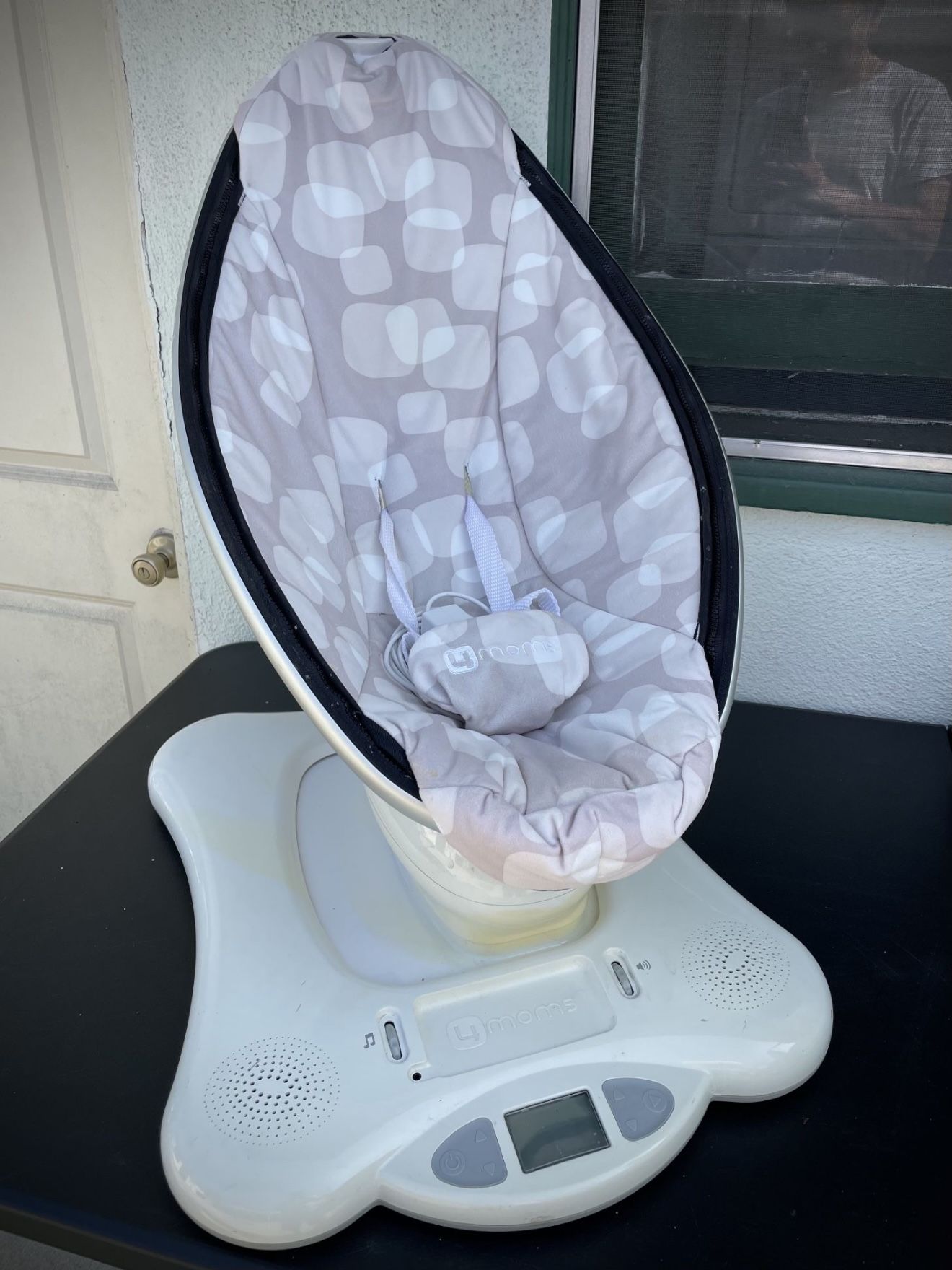 4Moms Soothing Baby Swing