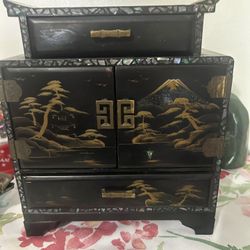 Vintage Musical Jewelry Chest 