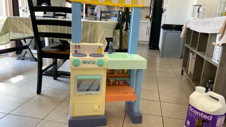 Kids Bluey play kitchen, Like New!
