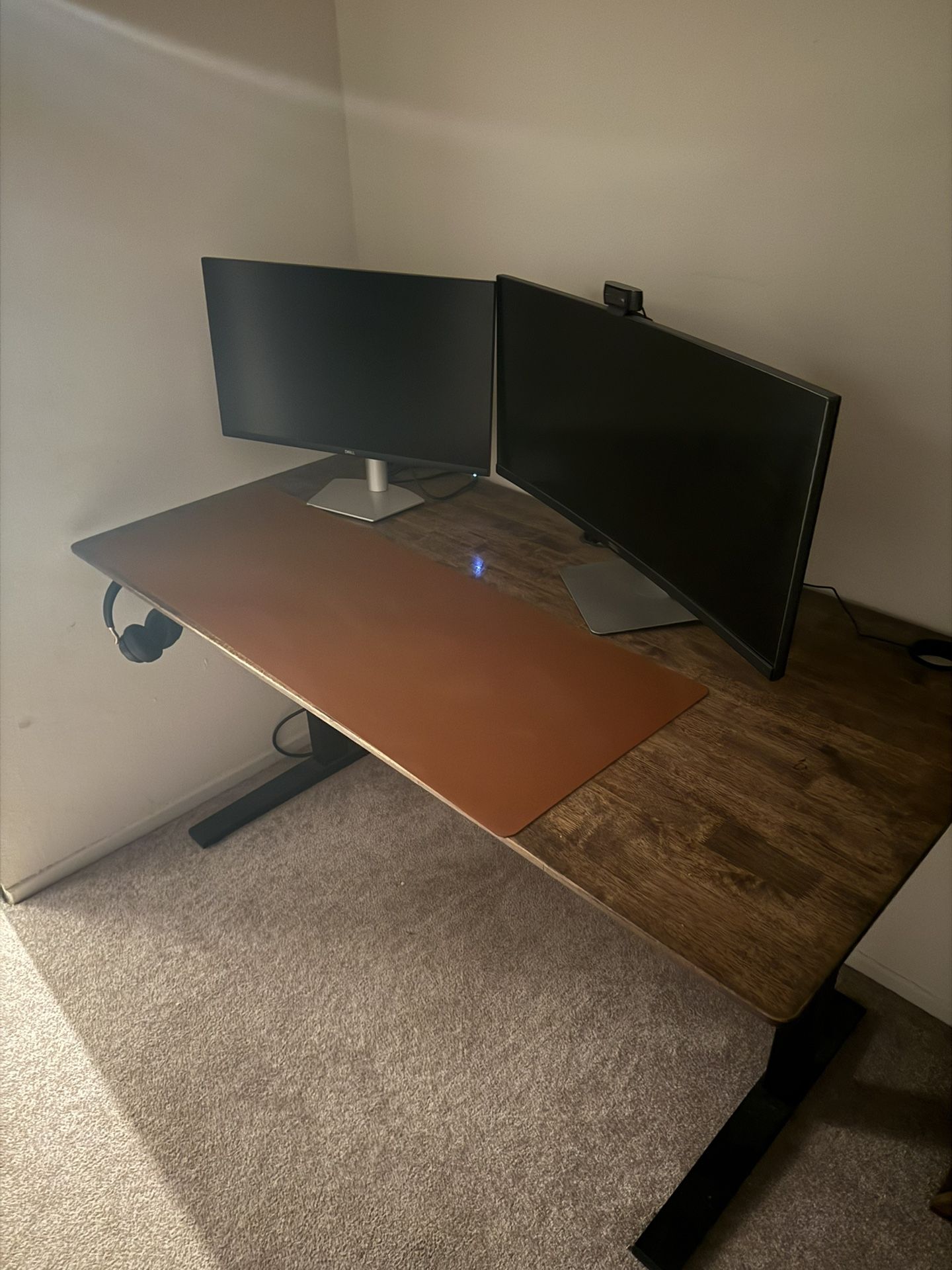 GeekDesk Electric Standing Desk - Solid Wood Top, 4 Height Presets