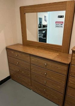 8 Drawer With Mirror (( oak wood color