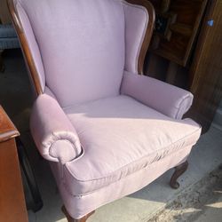 Vintage CLAYTON MARCUS chair. No rips or tears. Pet free Smoke Free home