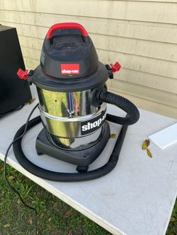 Shop Vac wet and dry. It’s 6 gallon like new condition new air filter.