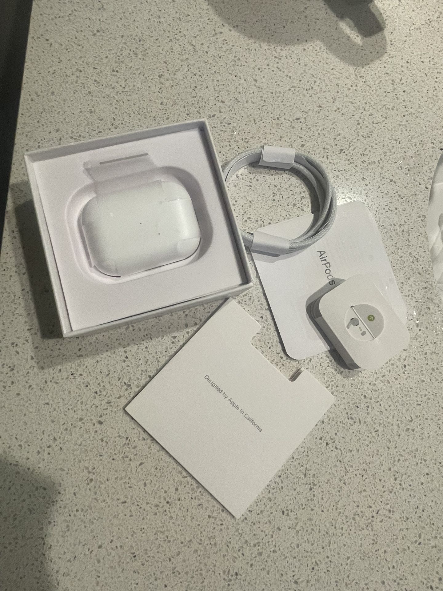 AIRPODS