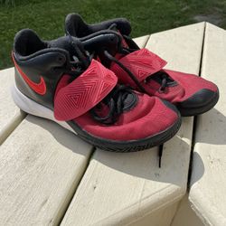 Nike Kyrie 6 “Bred”  BQ3060-009