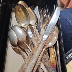 Batch Of Oneida Flatware