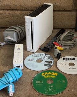 Nintendo Wii With 3 Games