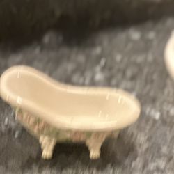 Soap Dish In A ShaprOf A Little Bath Tub