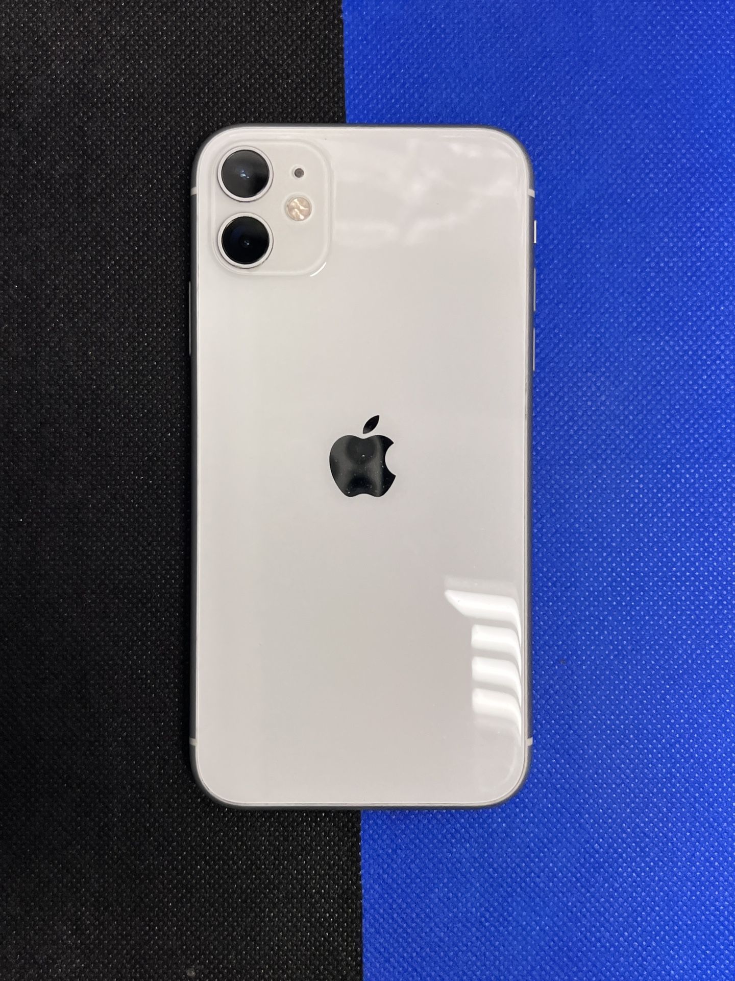 Apple IPhone 11 64GB Unlocked